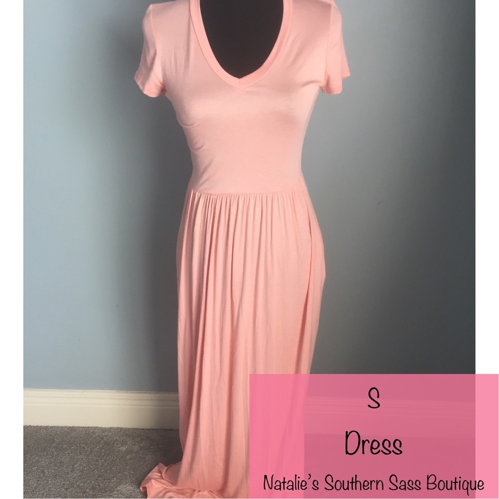 Maxi dress with pockets!
